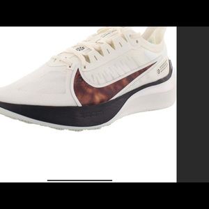 Nike Zoom Gravity 8.5